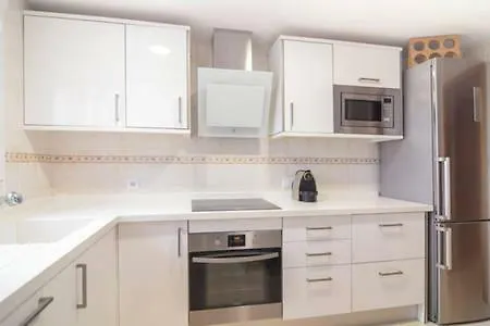 Apartamento Luminoso Con Vistas Al Mar.