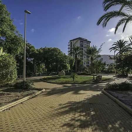 Apartamento Luminoso Con Vistas Al Mar. *